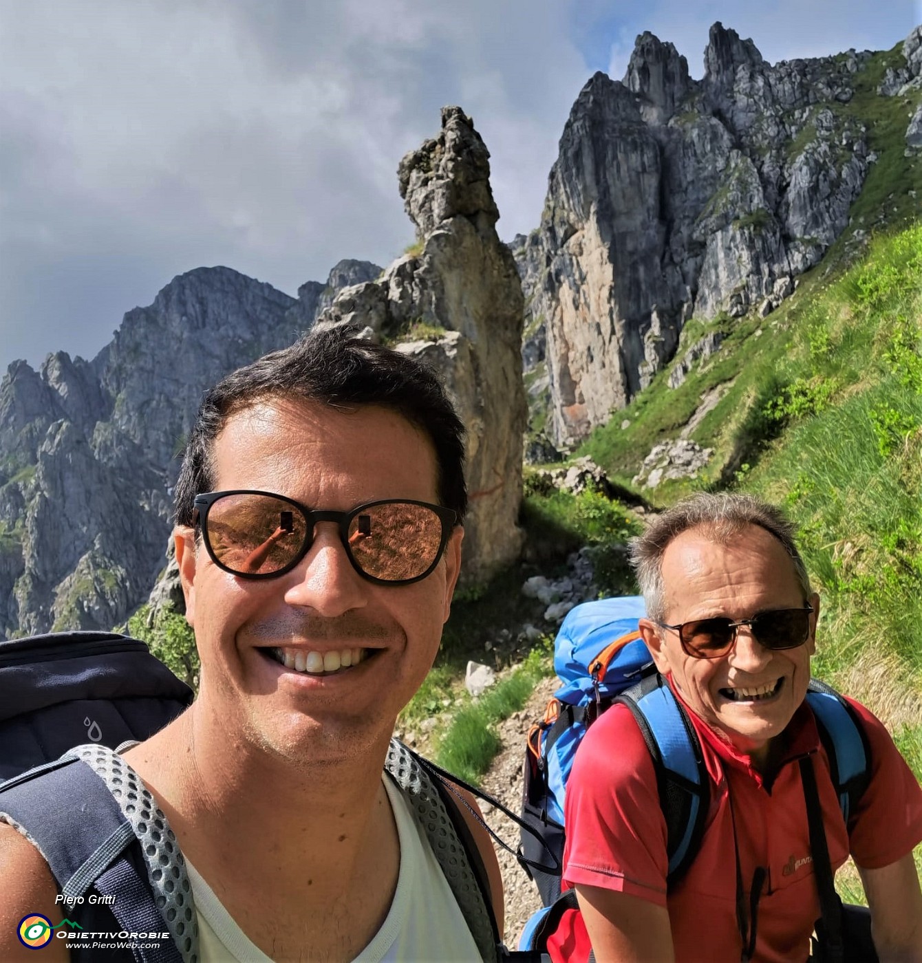 18 Selfie con il Torrione d'Alben.jpg